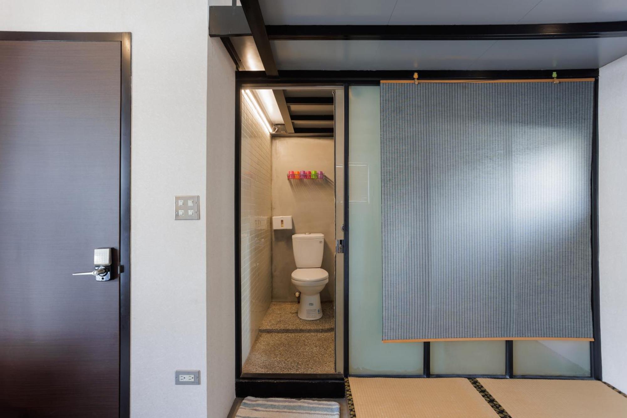 เรด เฮาส์ แอนด์ โอลด์ เลน Apartment ไถหนาน ภายนอก รูปภาพ
